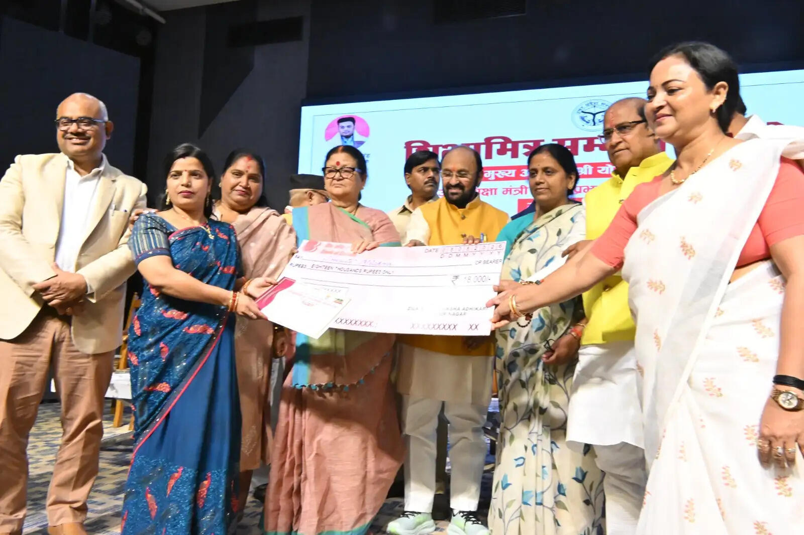 शिक्षामित्र शिक्षा व्यवस्था की मजबूत कड़ी हैं : योगेंद्र उपाध्याय
