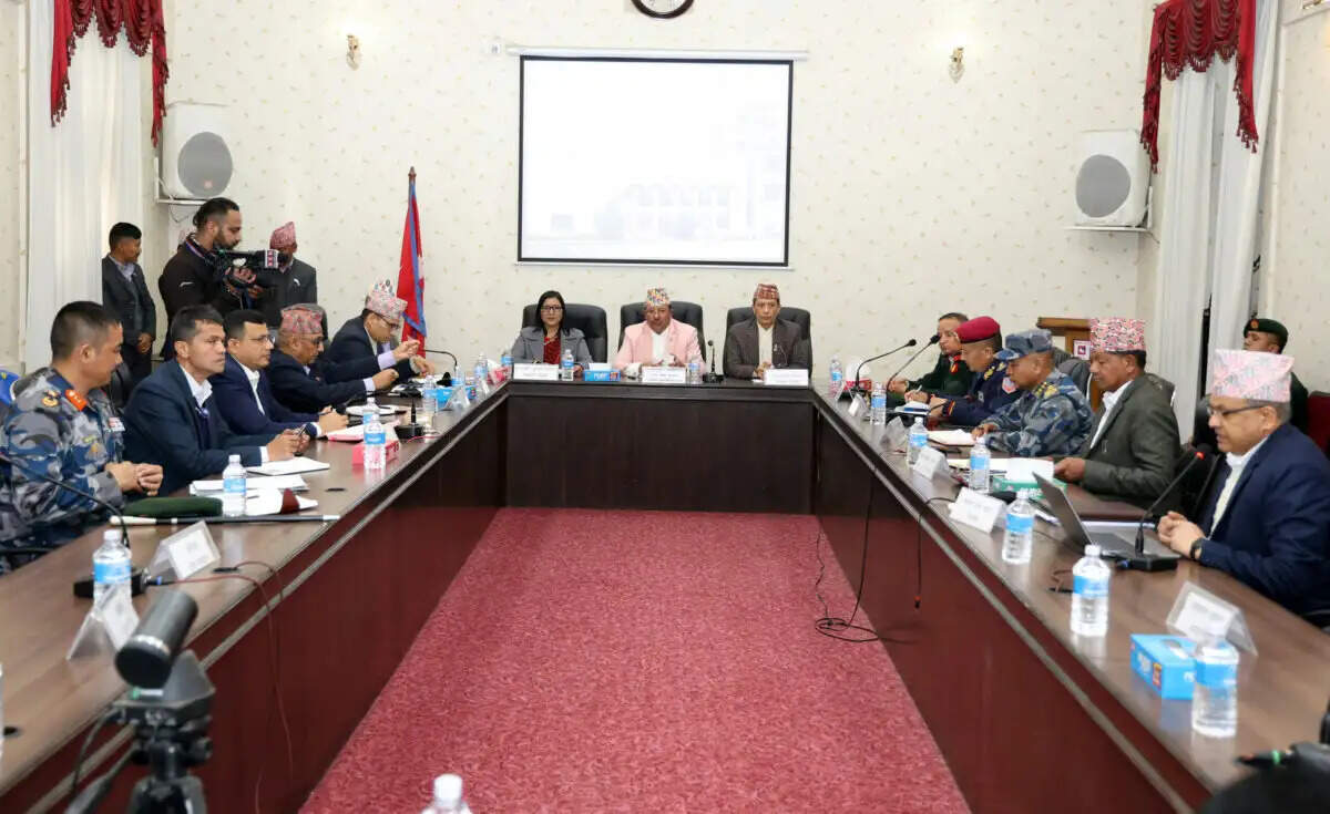 नेपाल में चुनाव के मद्देनजर हुई उच्च स्तरीय बैठक, निर्वाचन आयोग ने कहा- सुरक्षा खतरा नहीं