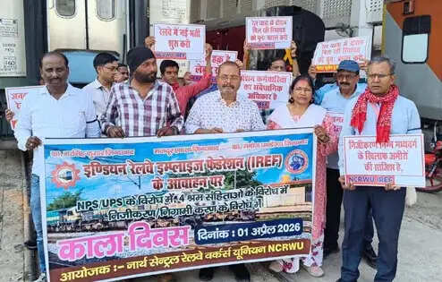 चारों श्रमिक कोड बिल मजदूरों की गुलामी के दस्तावेज : मनोज पांडेय