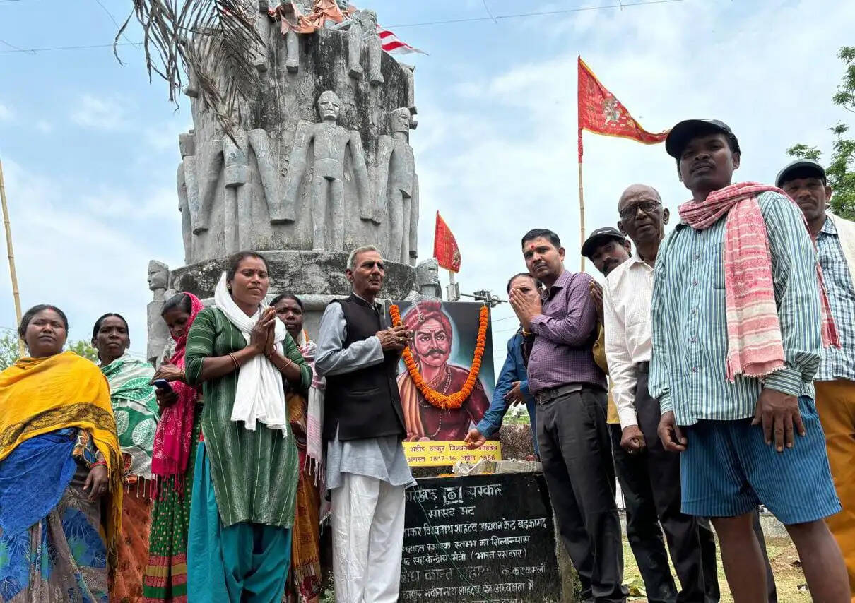 शहीद विश्वनाथ शाहदेव के परिवार के सदस्यों को नौकरी दे सरकार : सुधांशु शाहदेव