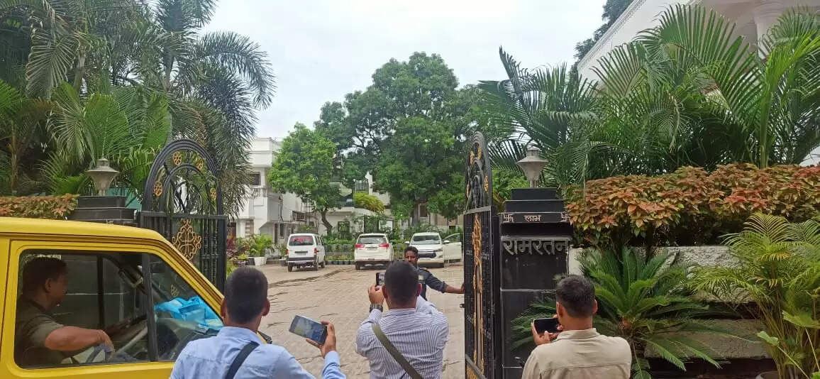 दुर्ग में होटल कारोबारी विजय अग्रवाल के बंगले पर ईडी की छापेमारी