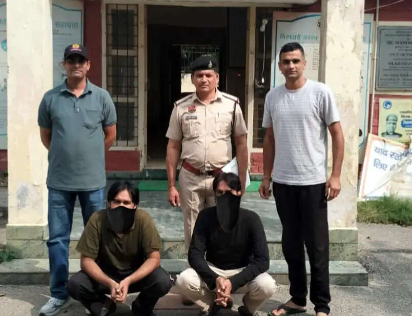 फरीदाबाद : लोन दिलाने के नाम पर लाखों की ठगी, दो खाताधारक गिरफ्तार