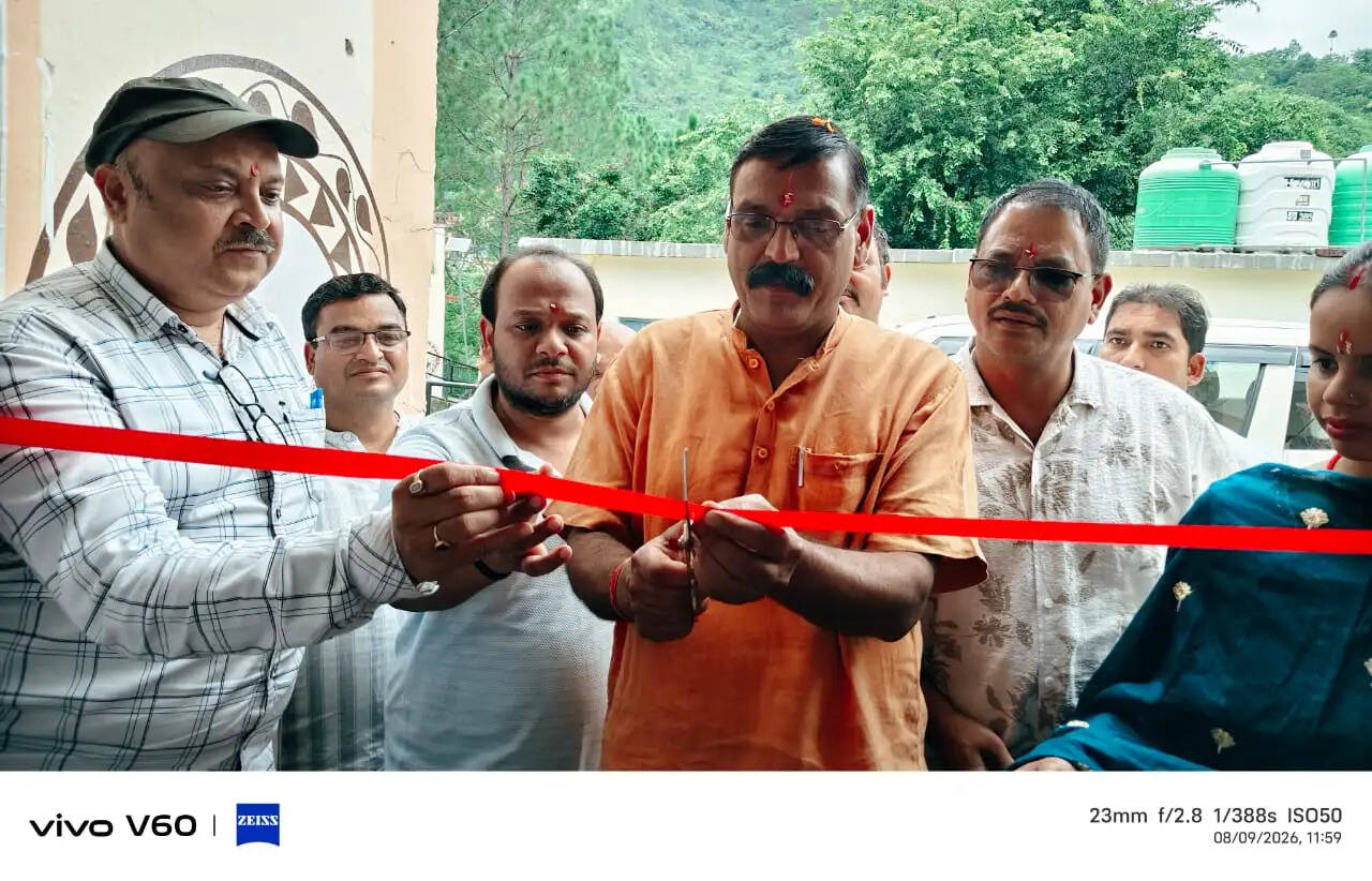 निशुल्क स्वास्थ्य शिविर में पहले दिन 100 से अधिक पहुंचे मरीज