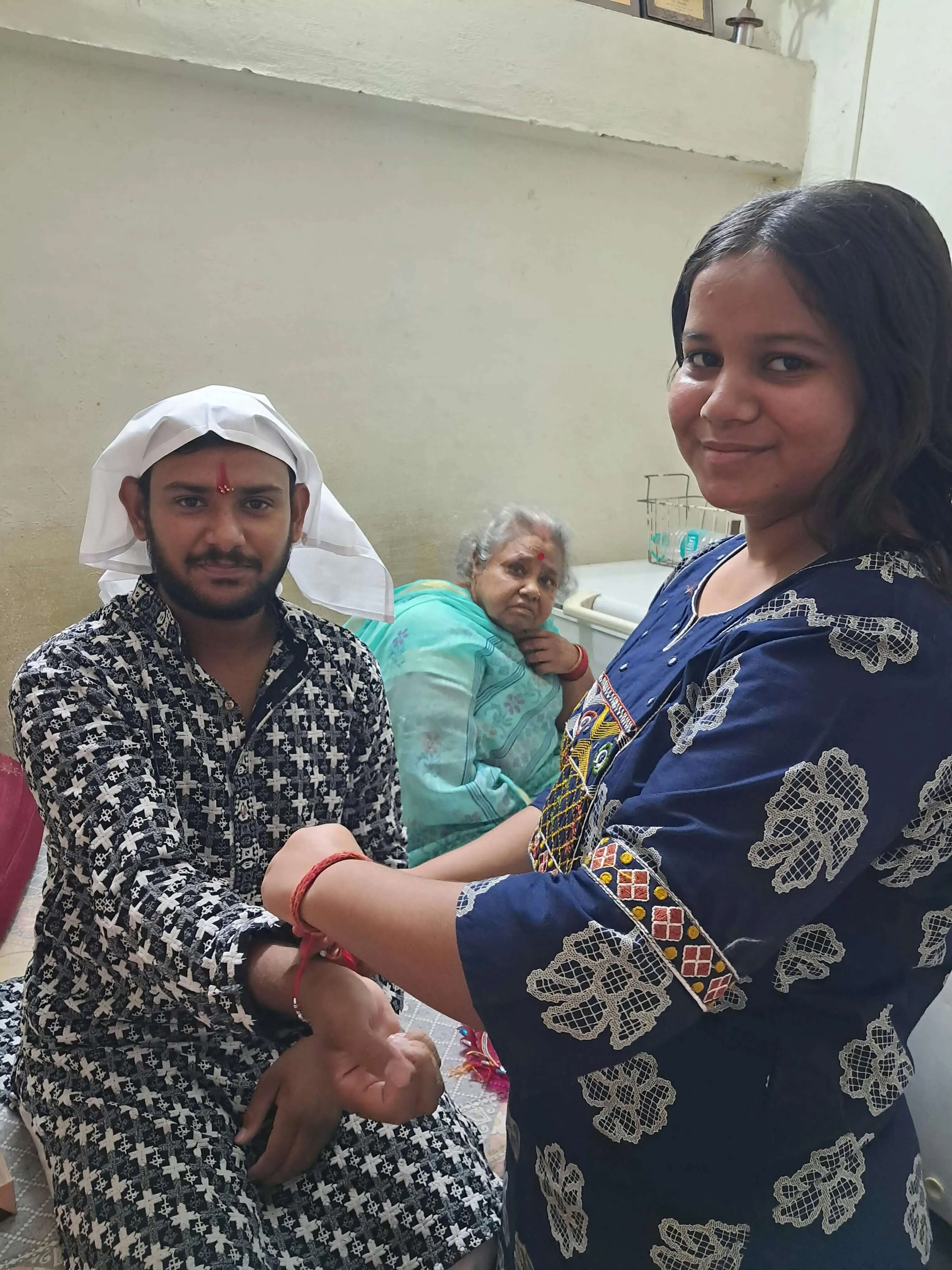 अनूपपुर: रेशम की डोर में बंधी भाई बहन का स्नेह, पूर्णिमा पर अमरकंटक में आस्था की डुबकी