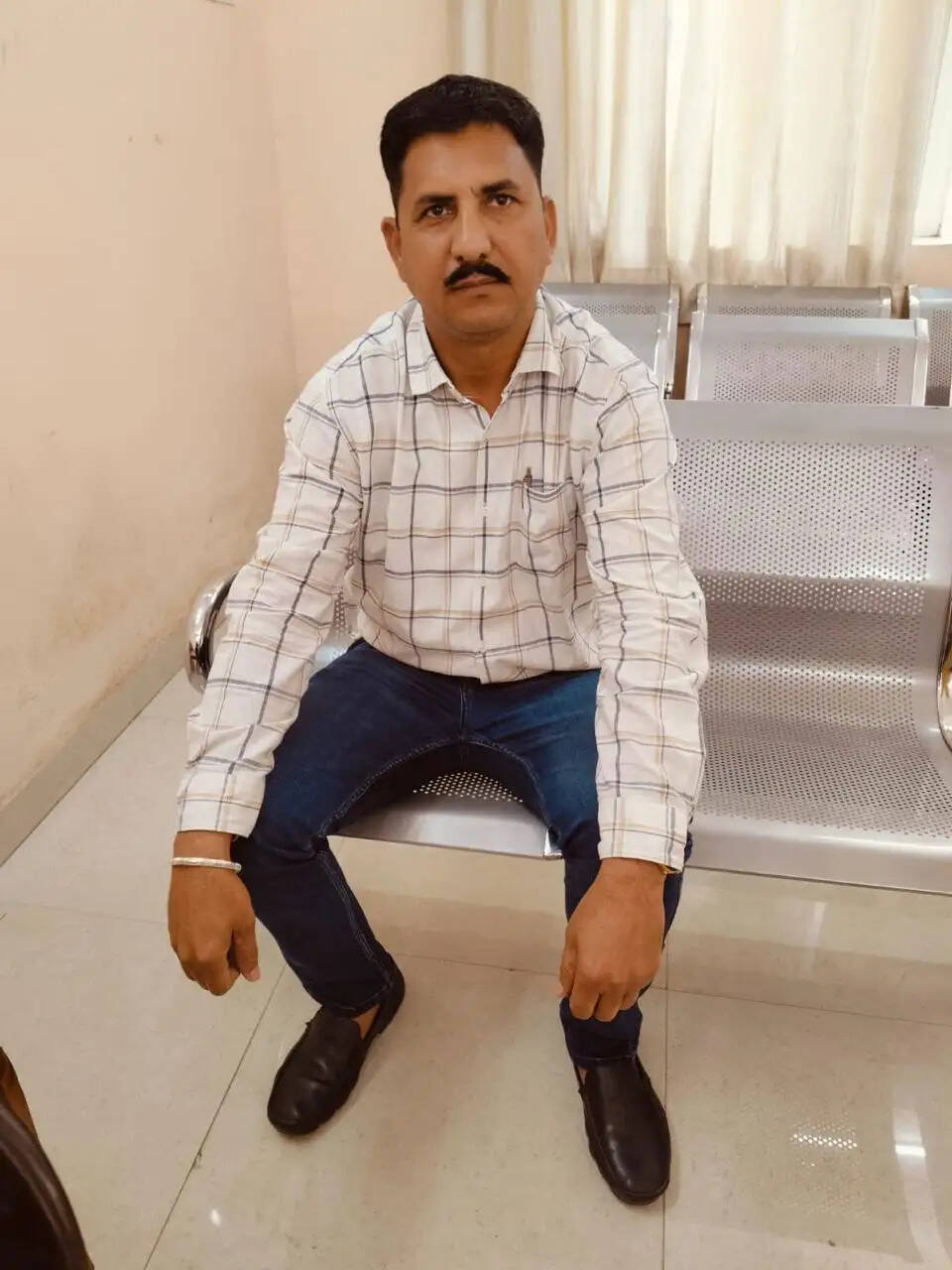 भू-अभिलेख निरीक्षक 3.80 लाख की रिश्वत लेते गिरफ्तार