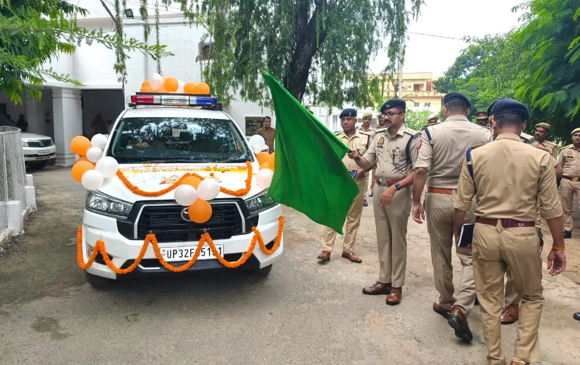 देवरिया पुलिस को मिला अत्याधुनिक इंटरसेप्टर वाहन, सड़क सुरक्षा और यातायात प्रवर्तन होगा मजबूत