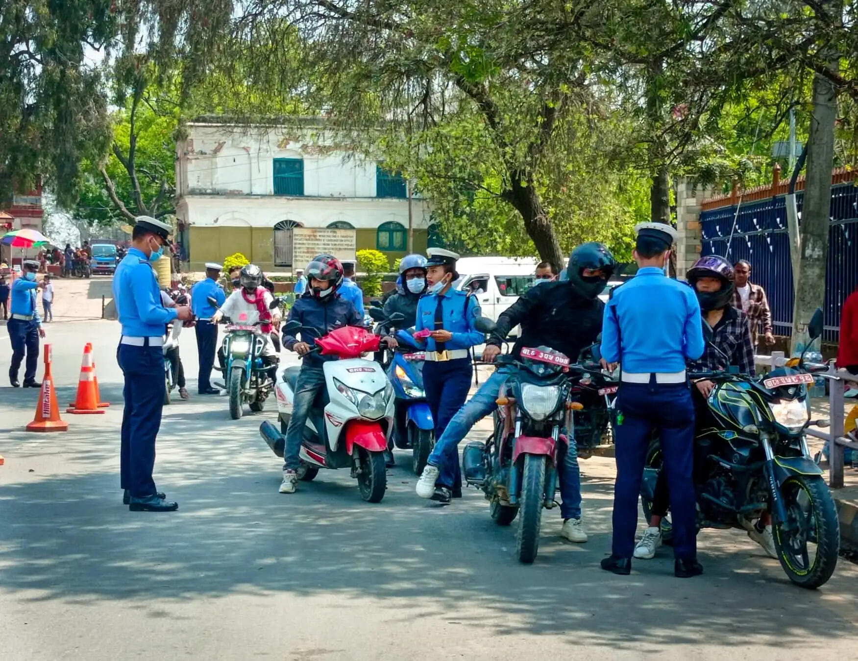 नेपाल में यातायात नियम तोड़ने पर करना होगा श्रमदान, नया कानून लाने की तैयारी