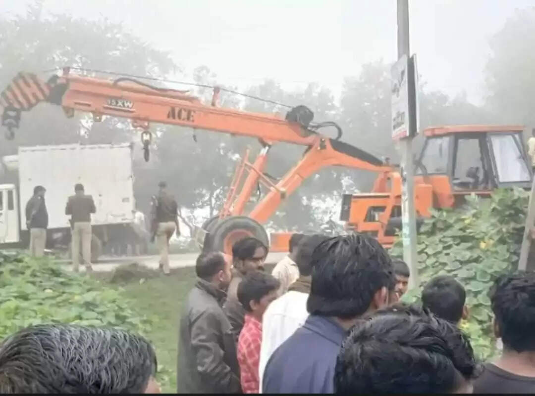 (अपडेट) उप्र के बहराइच सड़क हादसे में दंपति समेत चार लोगों की मौत