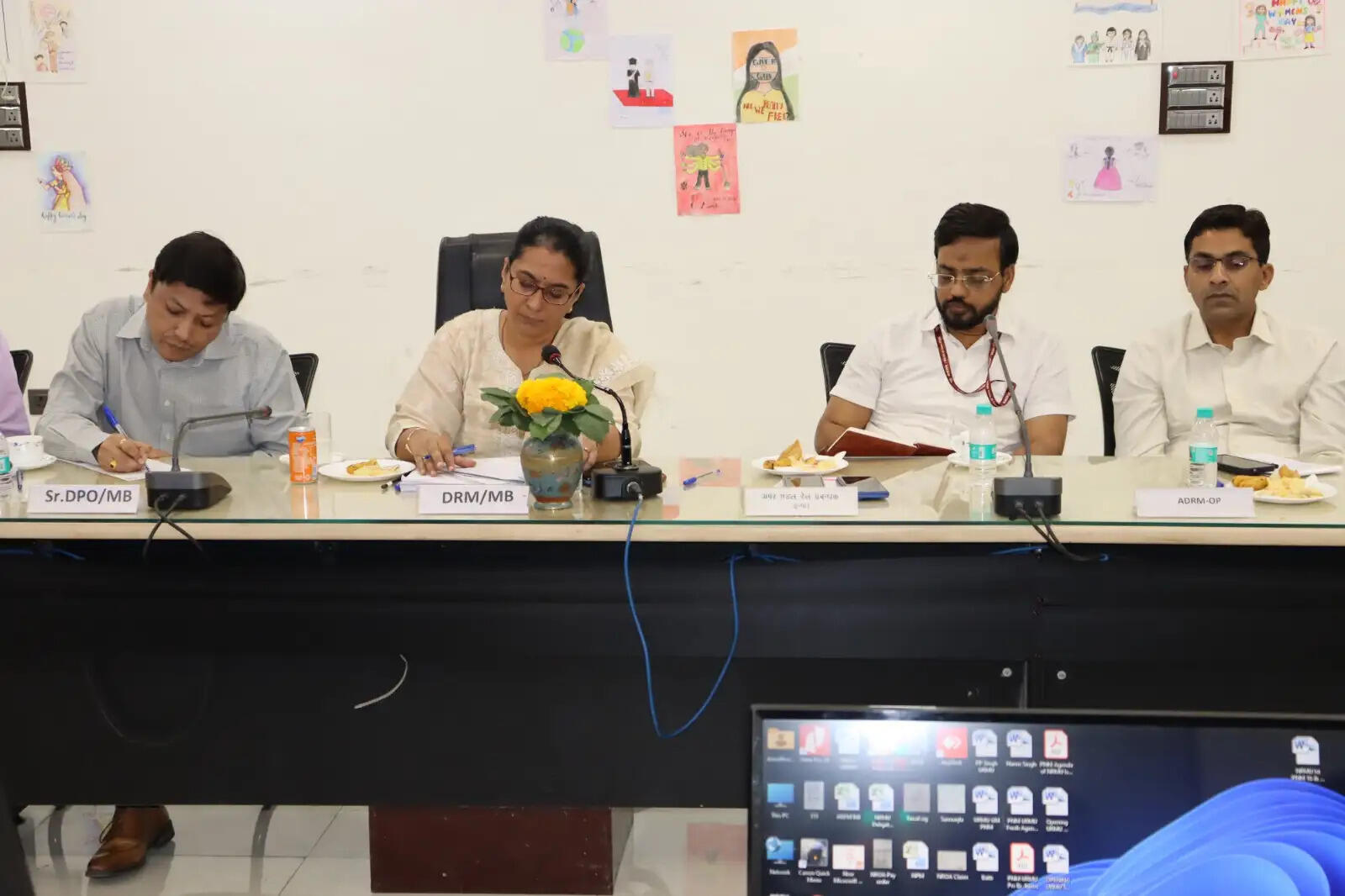 स्थाई वार्ता तंत्र के प्रथम दिन रेल विकास सम्बन्धी एवं कर्मचारी हितों में किये जा रहे कार्यों की चर्चा