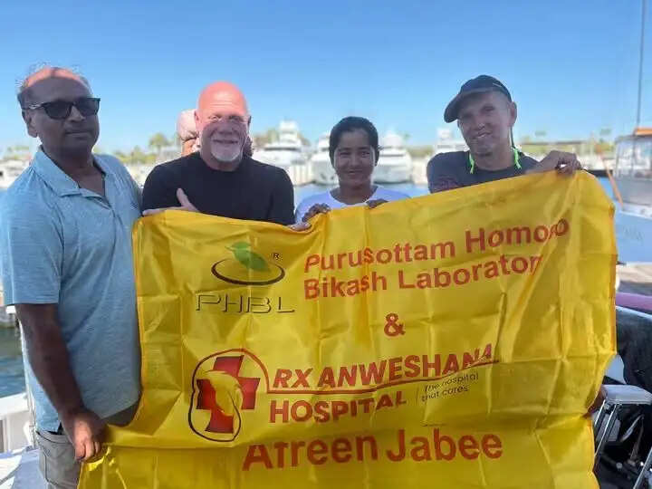 मेदिनीपुर की अफरीन जाबी ने रचा इतिहास, 15 घंटे में तैरकर पार किया कैटालिना चैनल