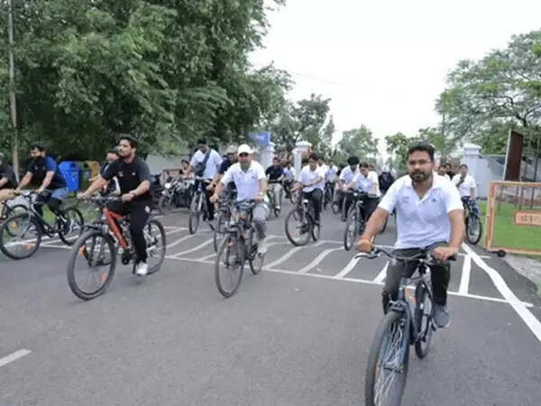 भोपाल में 100 चार्टर्ड अकाउंटेंट्स, स्टूडेंट्स ने निकाली साइक्लिंग रैली, स्वास्थ्य के प्रति किया जागरूक