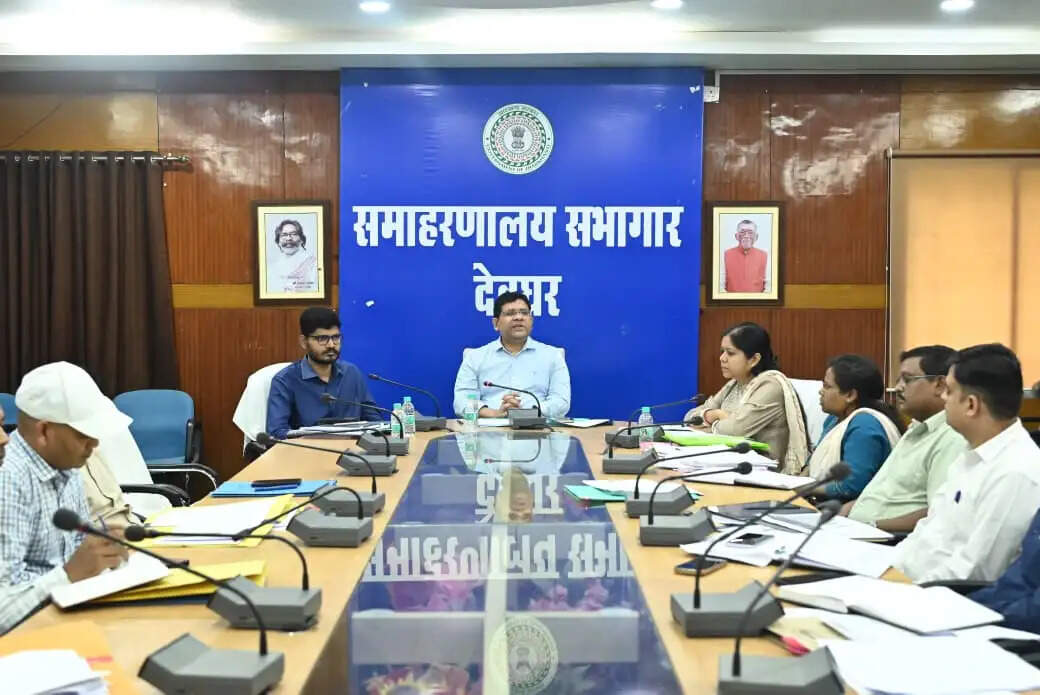 उपायुक्त ने की ग्रामीण विकास विभाग की समीक्षा बैठक