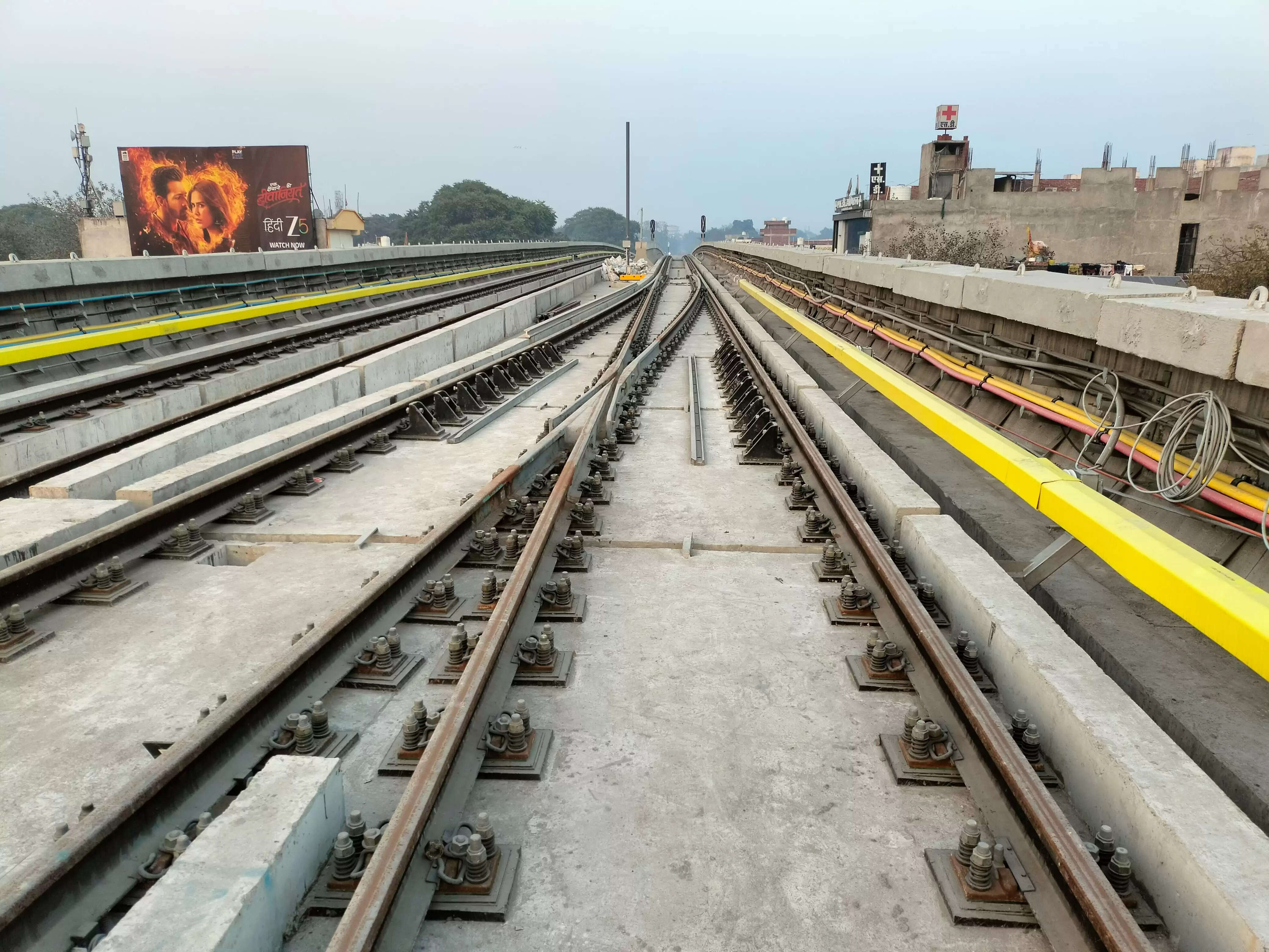 कानपुर मेट्रो : कॉरिडोर-1 के बारादेवी–नौबस्ता सेक्शन में थर्ड रेल सिस्टम इंस्टॉलेशन पूरा