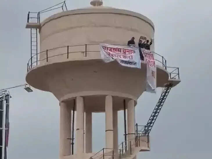 छात्रसंघ चुनाव बहाली की मांग पर हाईवोल्टेज प्रदर्शन