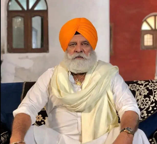 क्रिकेट युवराज के पिता व फिल्म अभिनेता योगराज के खिलाफ मामला दर्ज