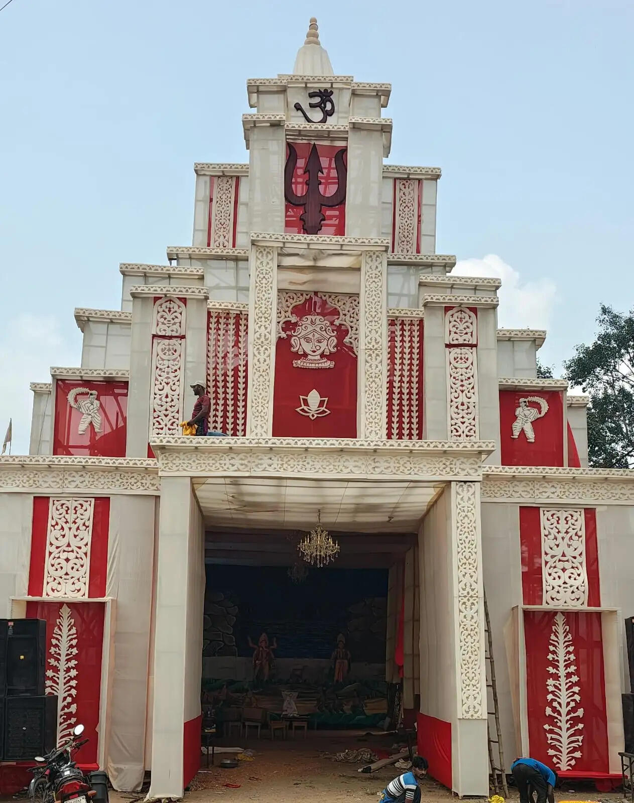 श्री श्री दुर्गा पूजा समिति के 75 फीट के पंडाल में दिखेगा समुद्र मंथन