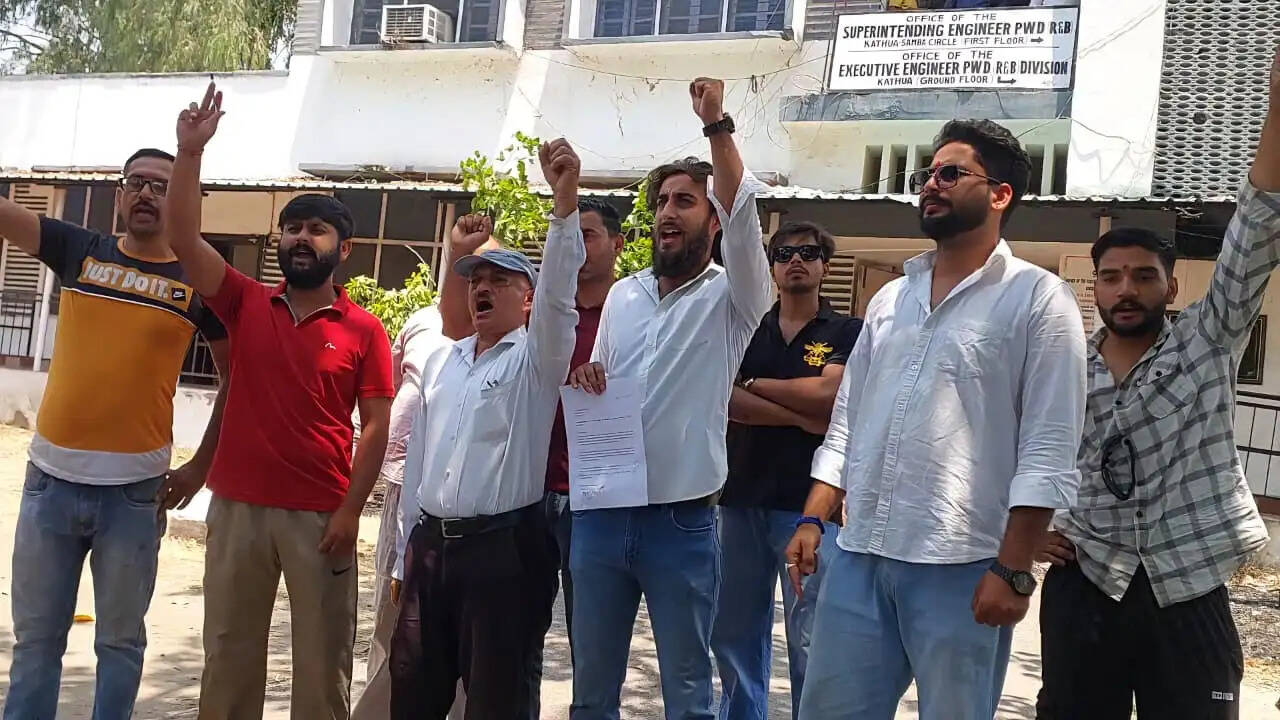 10 दिन में सड़कें ठीक करो, वरना होगा जन आंदोलन-सिविल सोसाइटी का पीडब्लूडी को अल्टीमेटम