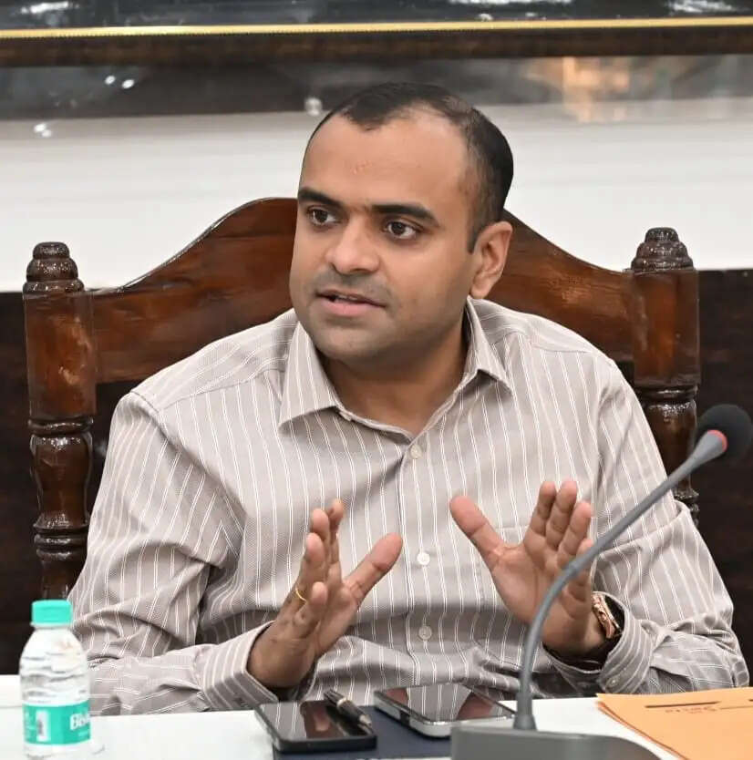लगातार बारिश पर प्रशासन अलर्ट, डीएम ने दिए राहत-बचाव के निर्देश