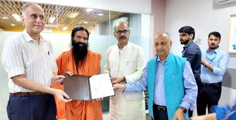 स्वामी रामदेव की मौजूदगी में भारतीय शिक्षा बोर्ड ने किए तीन बड़े समझौते