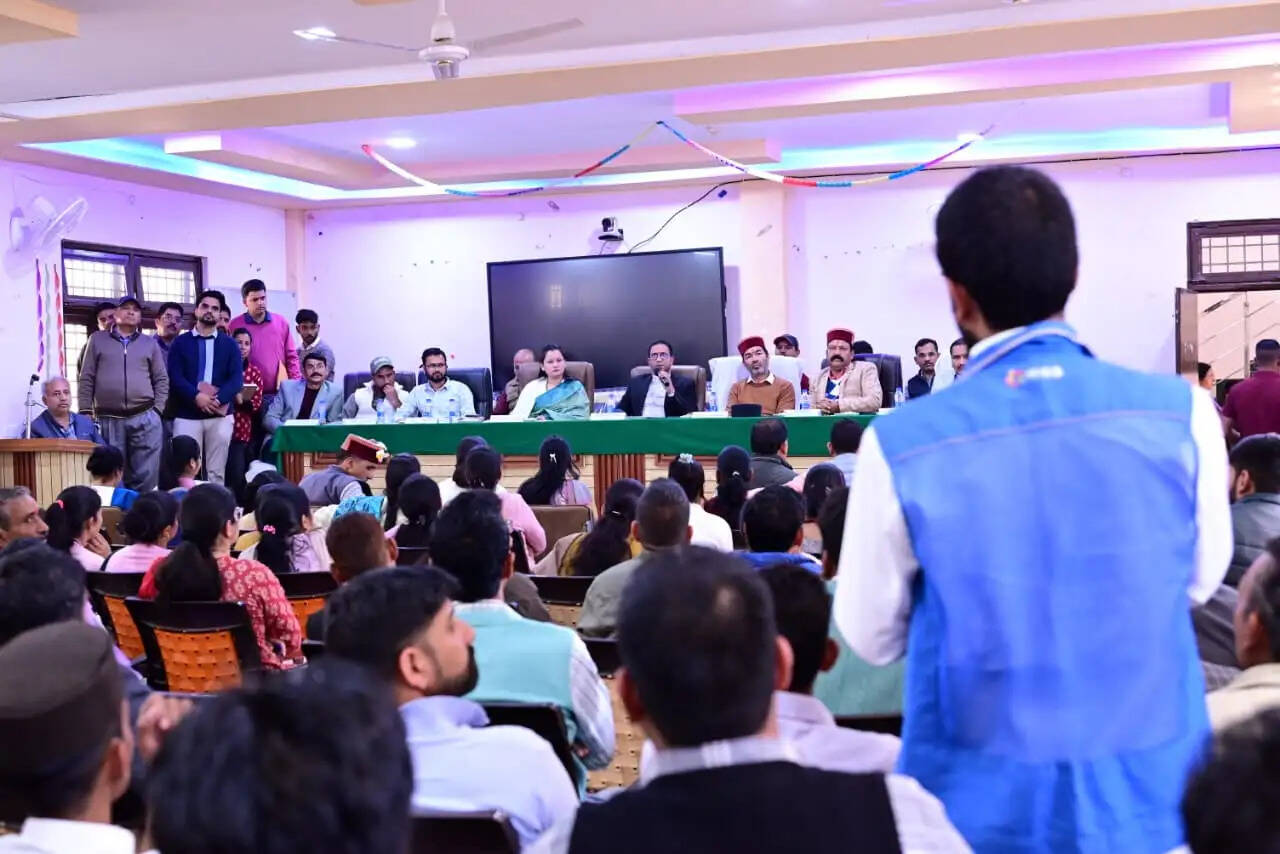 फसलों की रोपाई से पूर्व सिंचाई व्यवस्था सुनिश्चित करें विभाग : डीएम