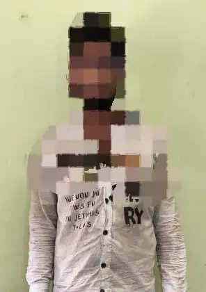 पुलिस ने पकड़ा शराब से लदा ट्रक, दो गिरफ्तार