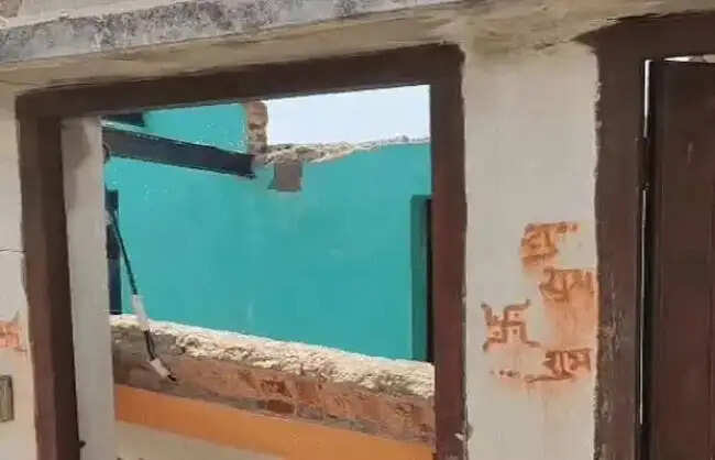 रेवाड़ी में लैंटर तोड़ते समय गिरने से पूर्व सरपंच के भाई की मौत