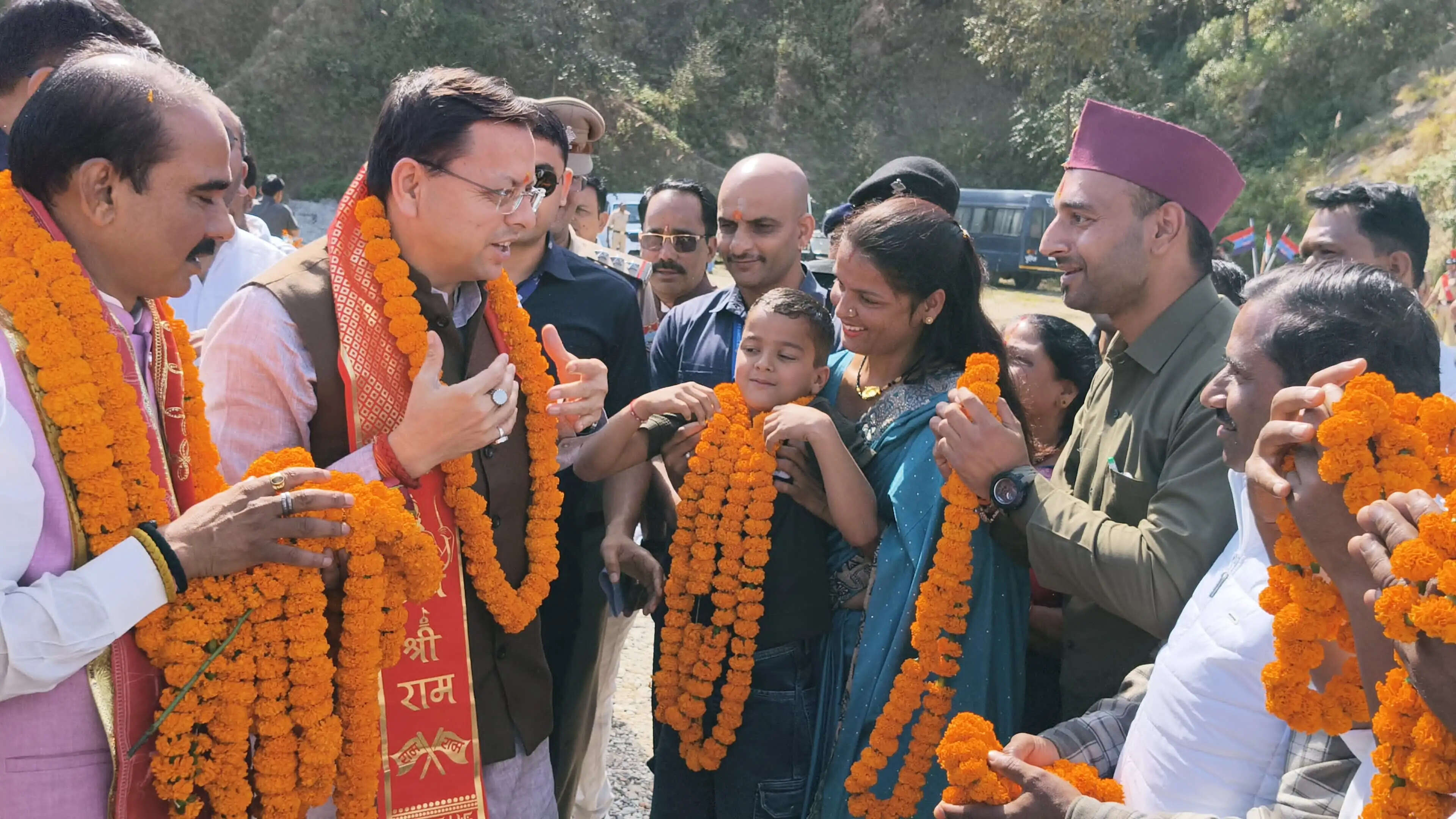 मुख्यमंत्री ने जनप्रतिनिधियों से की चर्चा, ‘रन फॉर यूनिटी’ को दिखाई हरी झंडी
