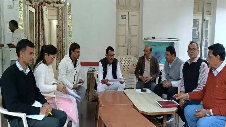 इंदौरः मंत्री सिलावट ने की लोक निर्माण विभाग के विकास कार्यों की समीक्षा