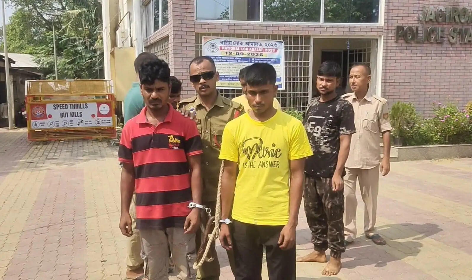 पांच चोर गिरफ्तार