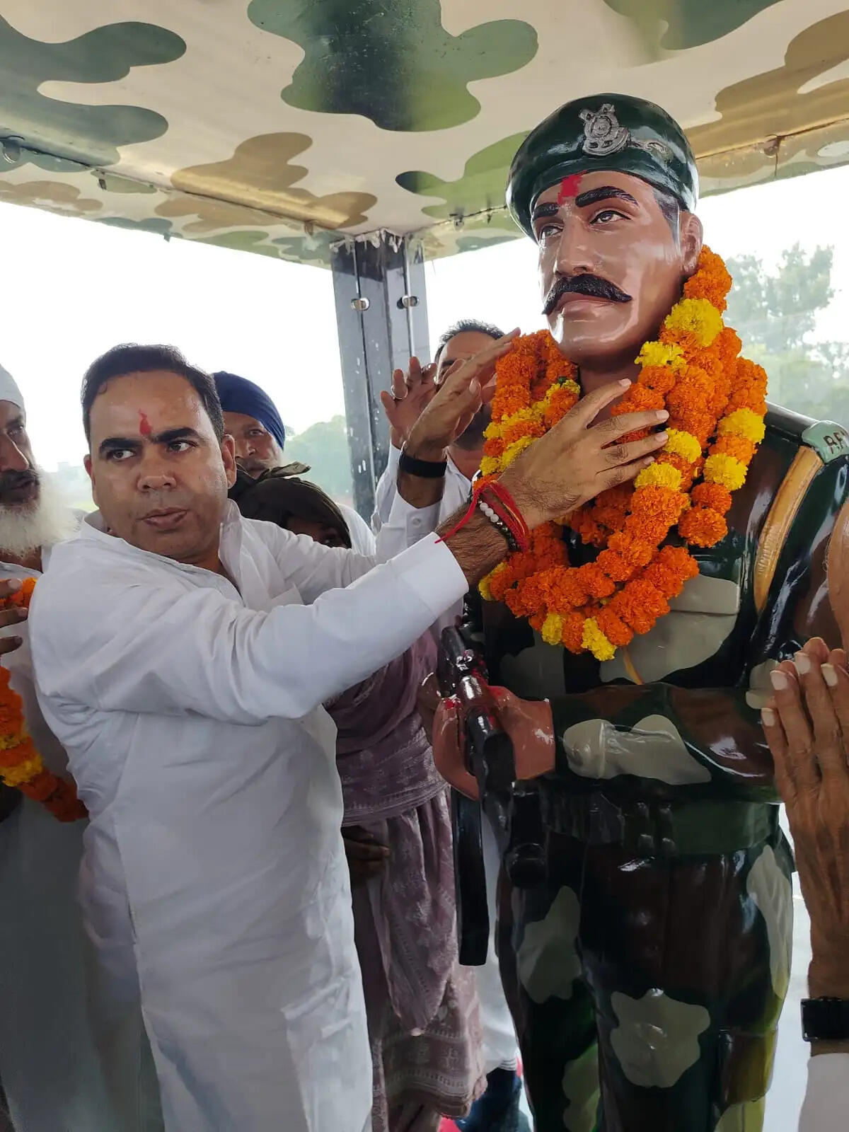 सिरसा: वीर शहीदों ने देश का गौरव बढ़ाया: प्रो. गणेशीलाल
