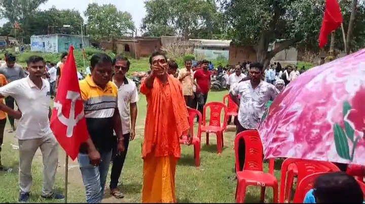 जामुड़िया में सीपीएम के रक्तदान शिविर में भाजपा कार्यकर्ताओं की मौजूदगी से तनाव