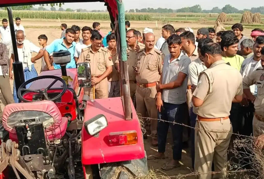 खेत में ट्रैक्टर के कल्टीवेटर के नीचे मिला किसान का शव, हत्या की आशंका