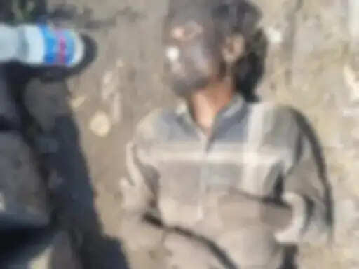 रेलवे ट्रैक किनारे युवक का मिला शव, जांच जारी