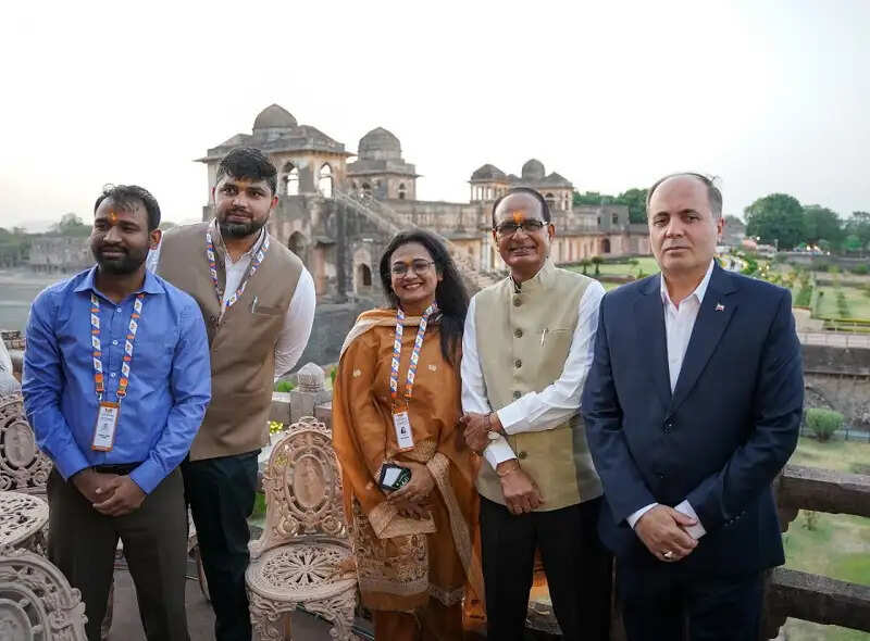 ब्रिक्स देशों के कृषि मंत्री और अधिकारियों ने किया ऐतिहासिक स्थल मांडू का भ्रमण
