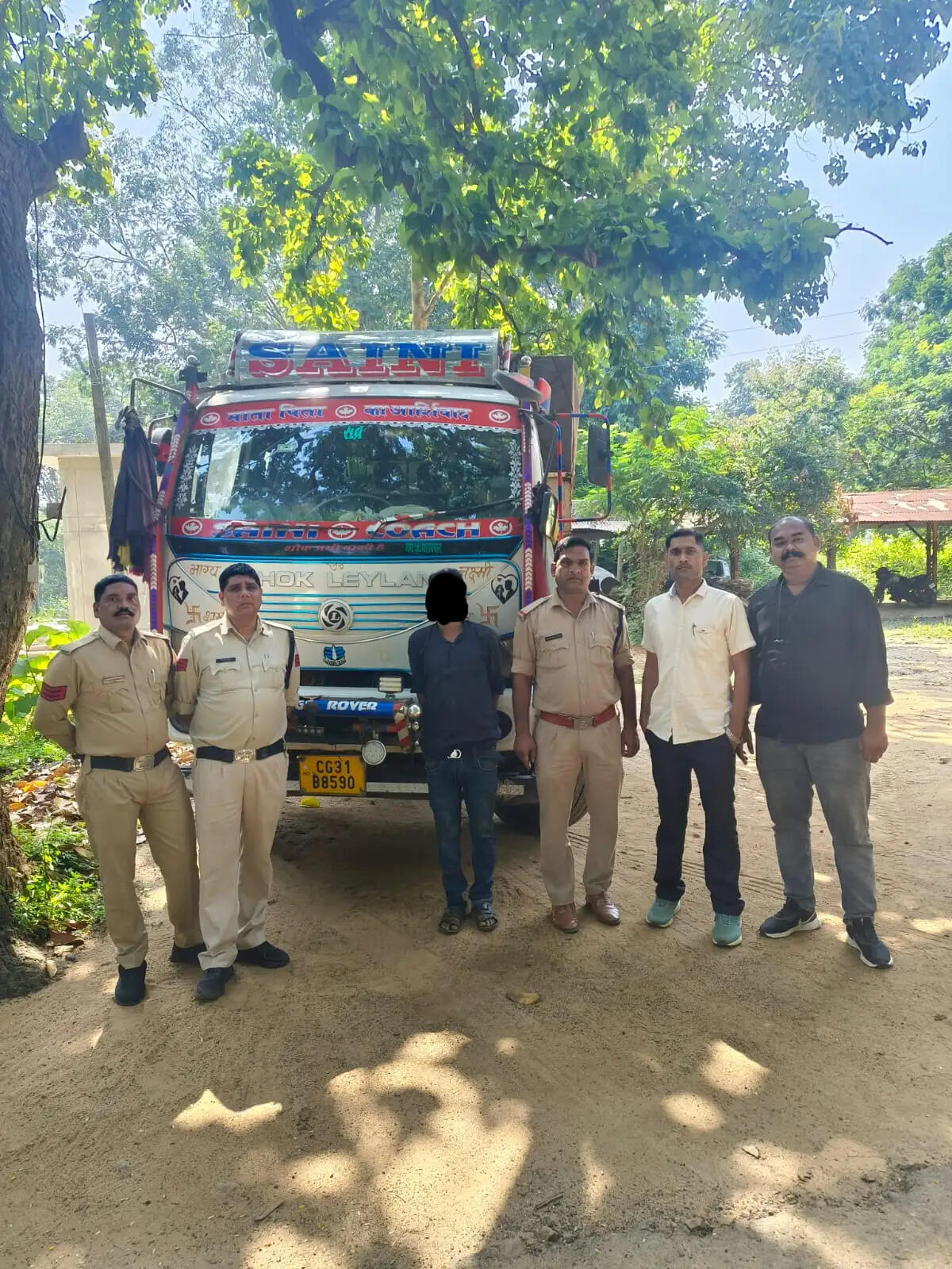 अनूपपुर: उप्र के बूचडखाना जा रहे 21 मवेशियों सहित ट्रक जप्त, चालक गिरफ्तार, प्रकरण पंजीबद्ध