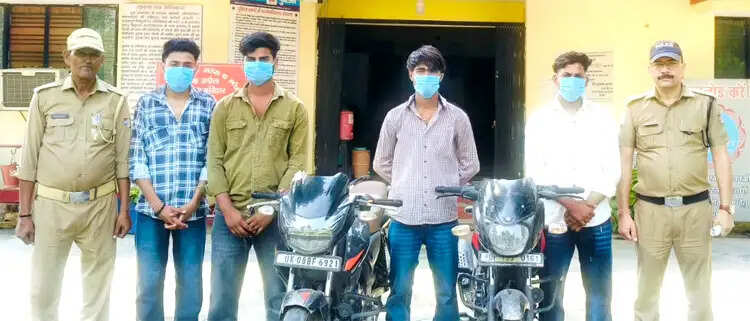 बीएचईएल मध्य मार्ग पर बाइक स्टंट और हुड़दंग पड़ा महंगा, दो बाइक सीज