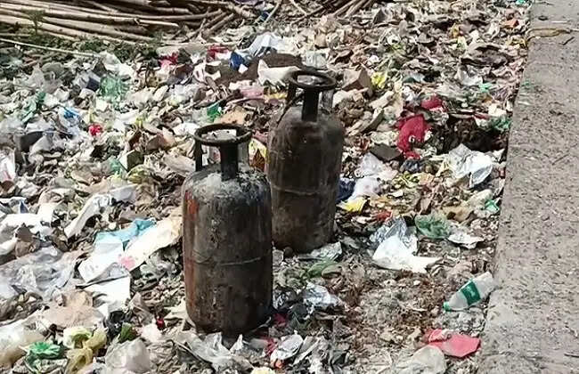 गैस सिलेंडर लीक होने से&nbsp;बिरयानी दुकान में लगी आग