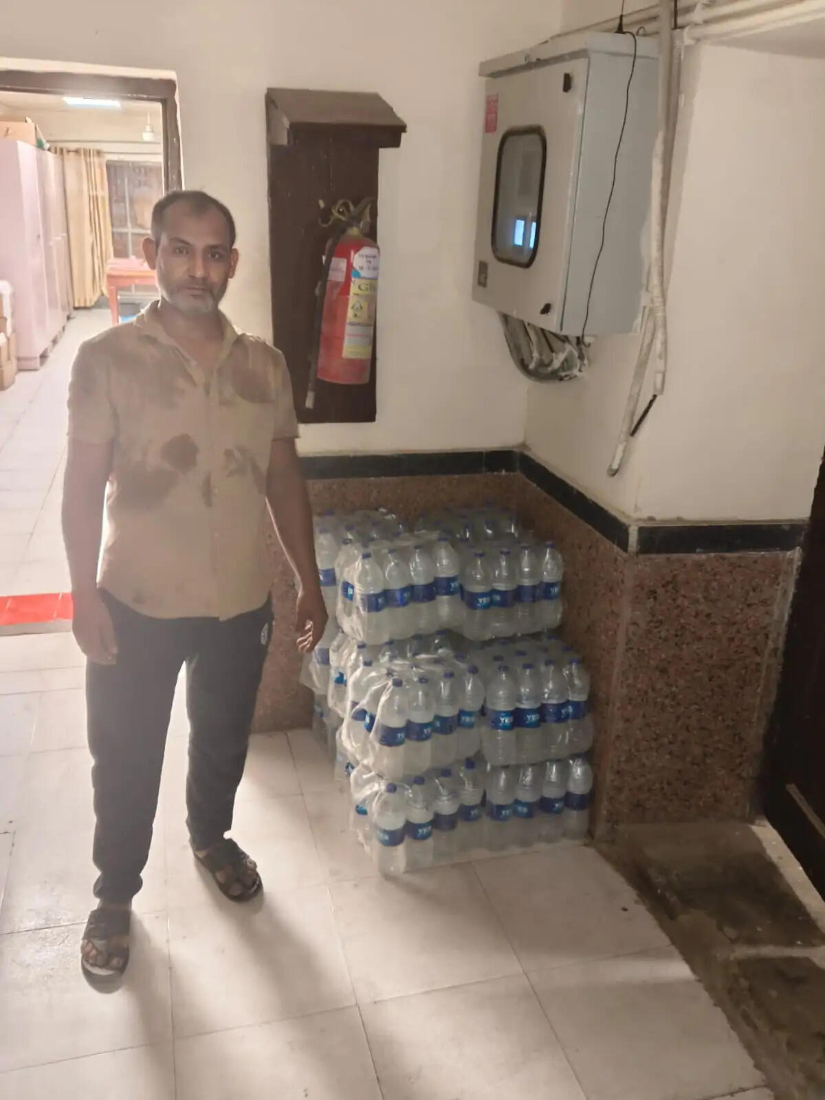ट्रेनों में बिक रहा था ‘अवैध पानी’, रेलवे ने कसा शिकंजा