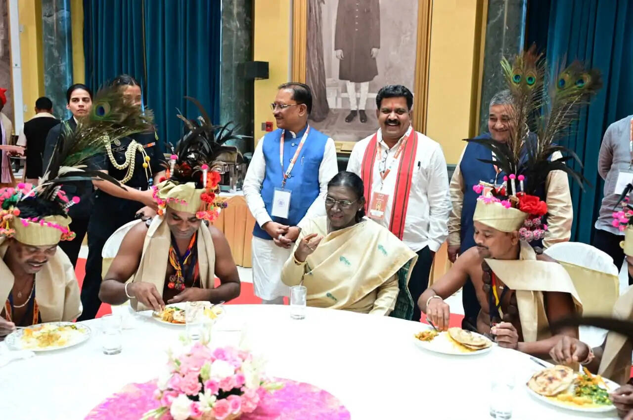 राष्ट्रपति भवन में बस्तर की संस्कृति का भव्य सम्मान, प्रतिनिधिमंडल ने साझा किए बदलते बस्तर के अनुभव