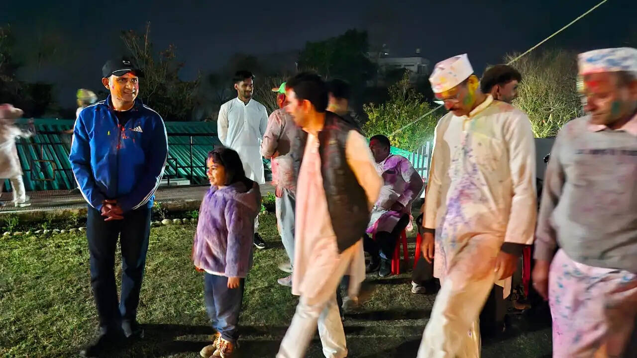 ढोल की थाप और रंगों से सजी दौला की ऐतिहासिक होली