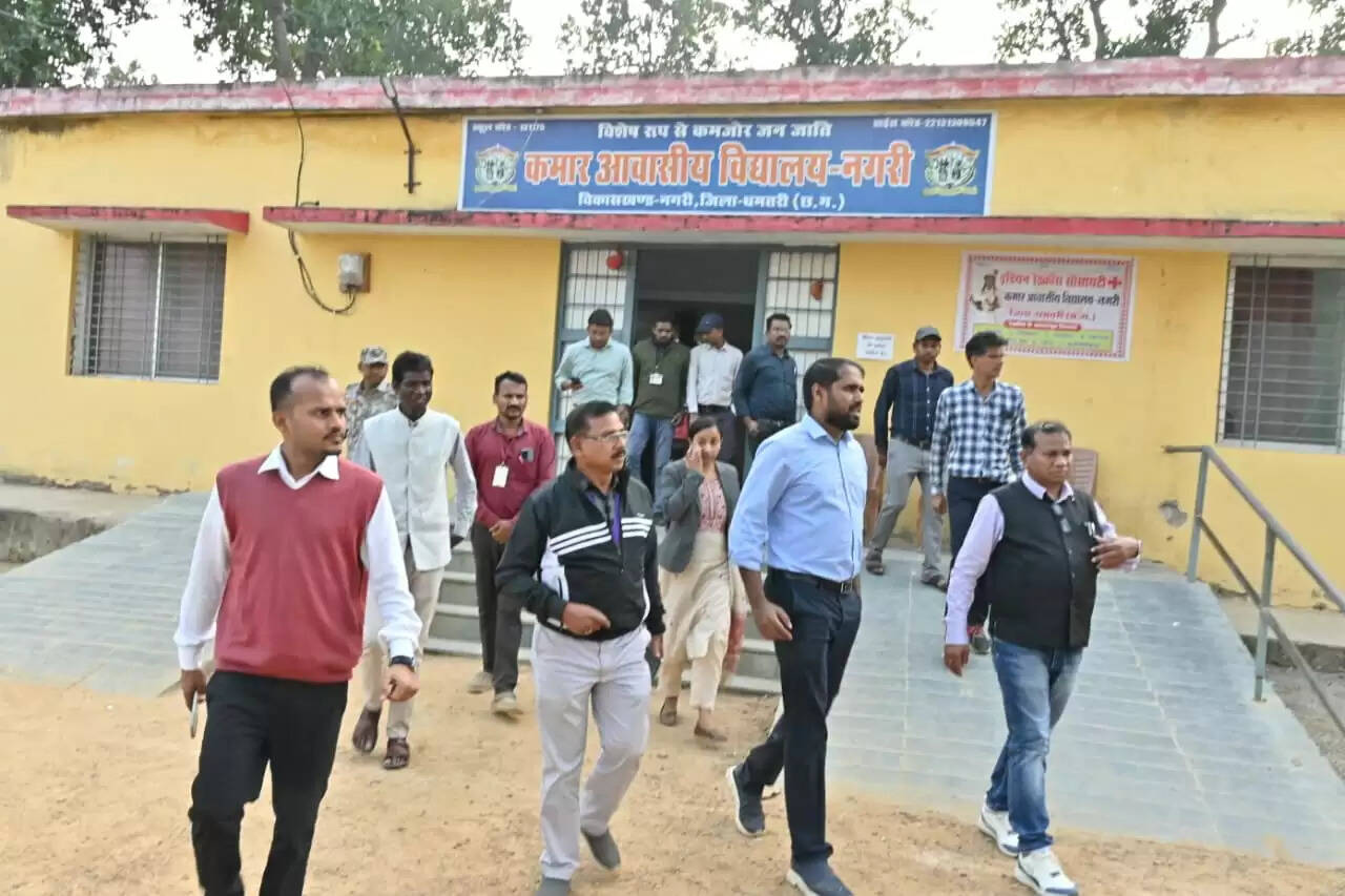 शिक्षा की गुणवत्ता और सुविधाओं के उन्नयन पर दिया जाए विशेष जोर :कलेक्टर