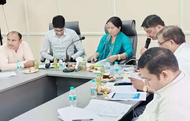 सोनीपत:बैठक में गैरहाजिर अधिकारियों को कारण बताओ नोटिस जारी