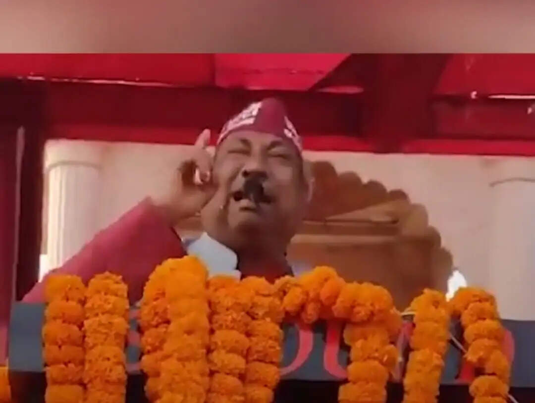 गोरखपुर में निषाद पार्टी की महारैली : भाषण के दौरान भावुक हुए डॉ. संजय निषाद, मंच पर छलके आंसू