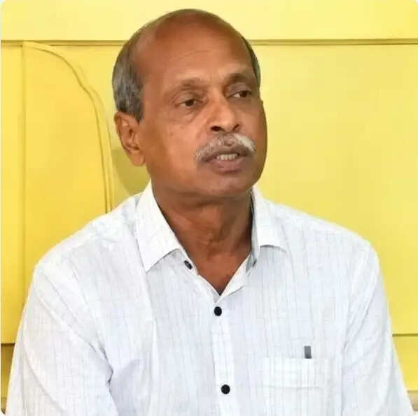 बंगाल में सत्ता परिवर्तन के बाद पश्चिम बंगाल स्कूल सेवा आयोग और माध्यमिक शिक्षा बोर्ड प्रमुखों ने दिया इस्तीफा