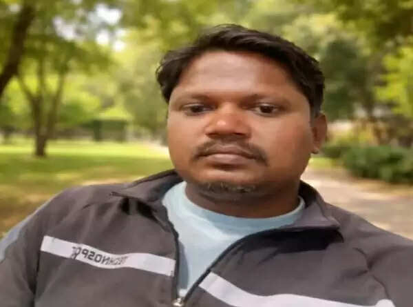 देवरिया में दाे बाइकाें की टक्कर, युवक की जिंदा जलकर माैत