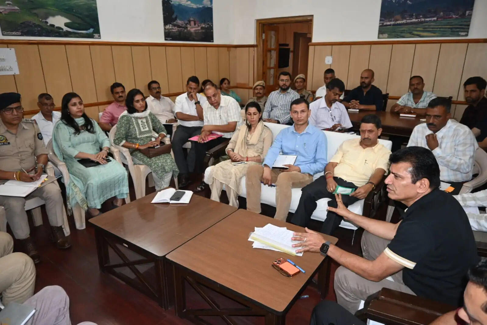 मानसून के दौरान संभावित आपदाओं से प्रभावी ढंग से निपटने की तैयारियों पर बैठक आयोजित