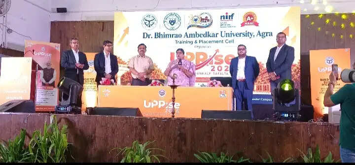 यूपी राइज 2026': इनोवेटिव स्टार्टअप आइडियाज से जॉब क्रिएटर बनेंगे आगरा के युवा
