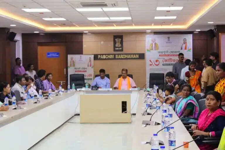1.3 करोड़ महिलाओं के खातों में पहुंचा अन्नपूर्णा योजना का लाभ, आसनसोल में हुआ वितरण समारोह