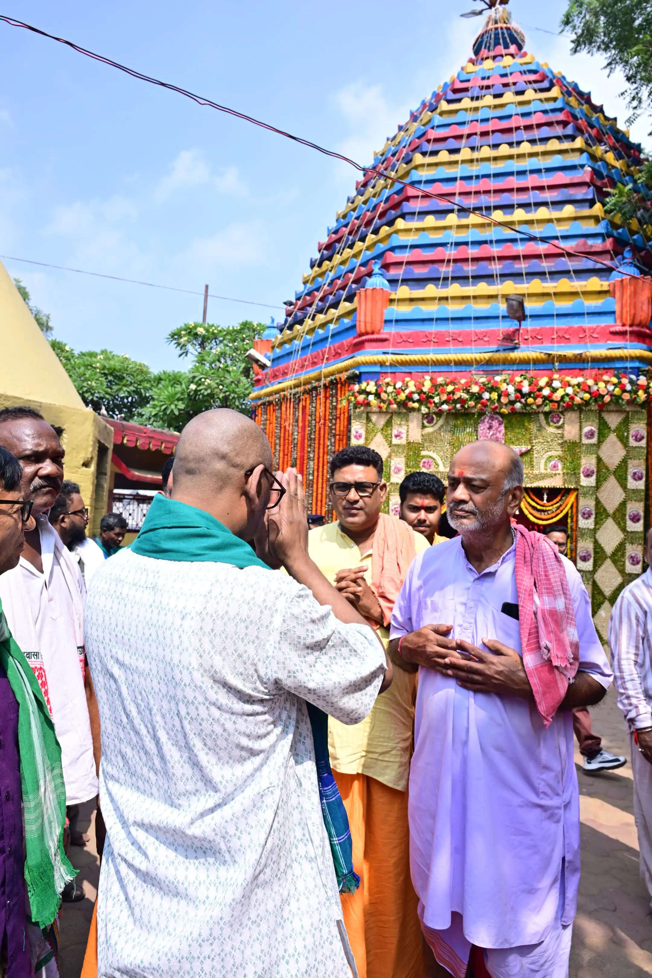 मुख्यमंत्री हेमन्त सोरेन ने रजरप्पा में की मां रूपी सोरेन की अस्थियां विसर्जित