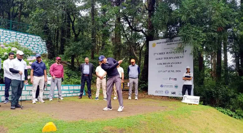 चीफ जस्टिस कप गोल्फ टूर्नामेंट का शुभारंभ, मुख्य न्यायाधीश ने किया टी-ऑफ
